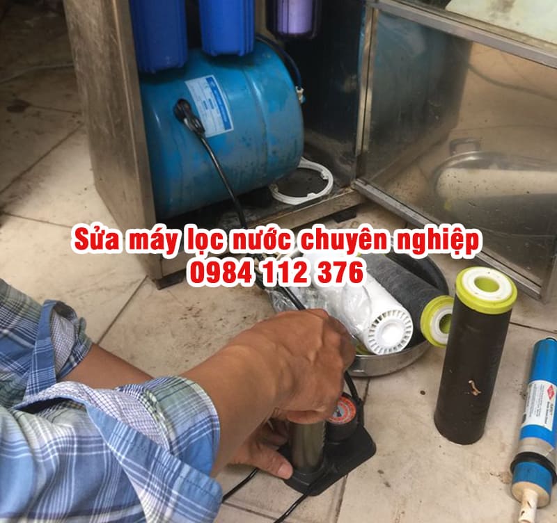 Thợ sửa máy lọc nước chuyên nghiệp