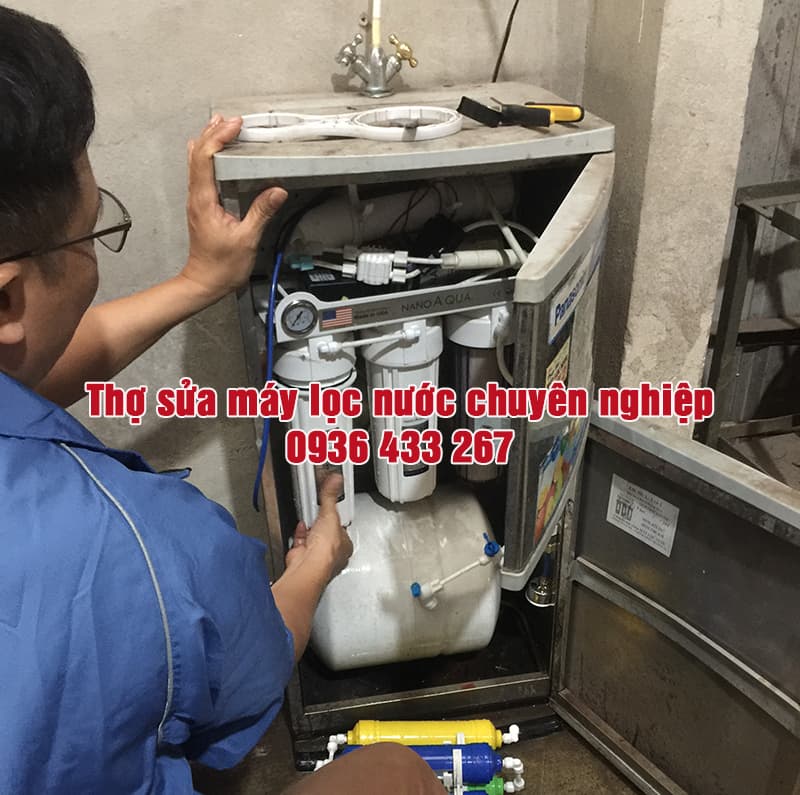 Thợ sửa máy lọc nước chuyên nghiệp